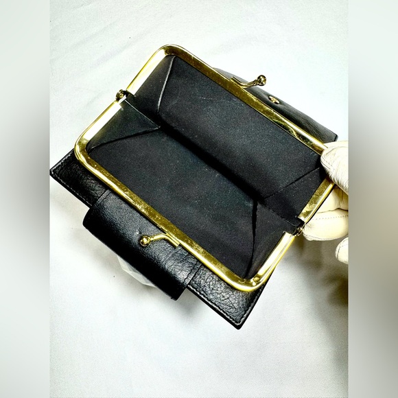 Black Leather Wallet with Embossed Logo Julia Buxton - Picture 12 of 12